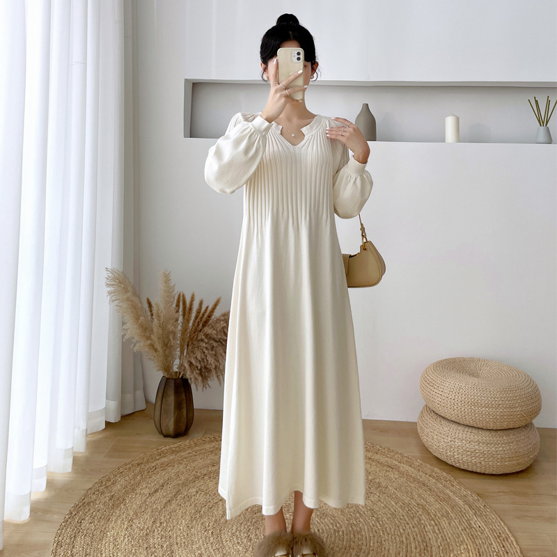 Trudnička pletena haljina s V izrezom, dugi rukavi, viskozni materijal, srednja duljina, visok struk