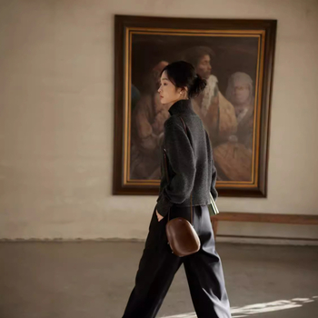 Dámsky cardigan z 95% vlny, s stojacím golierom, dlhé rukávy, normálna dĺžka (50–65 cm), elegantný mestský štýl