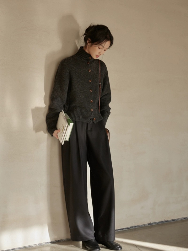 Dámsky cardigan z 95% vlny, s stojacím golierom, dlhé rukávy, normálna dĺžka (50–65 cm), elegantný mestský štýl