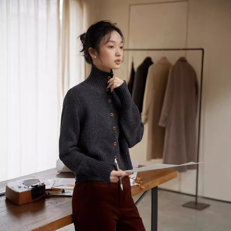 Dámsky cardigan z 95% vlny, s stojacím golierom, dlhé rukávy, normálna dĺžka (50–65 cm), elegantný mestský štýl