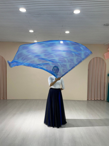 Zástava – rekvizit na tanec s teleskopickou paličkou, polyesterová látka, pre ženské výkony