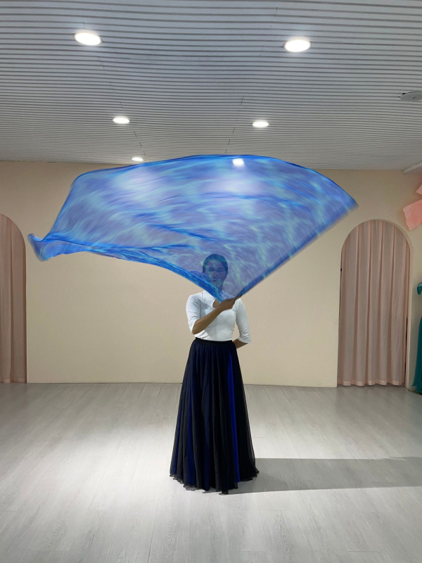 Zástava – rekvizit na tanec s teleskopickou paličkou, polyesterová látka, pre ženské výkony