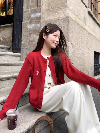 Cardigan od viskoze s lažnim dvodijelnim dizajnom, U-izrez, dugi rukavi, opušten kroj