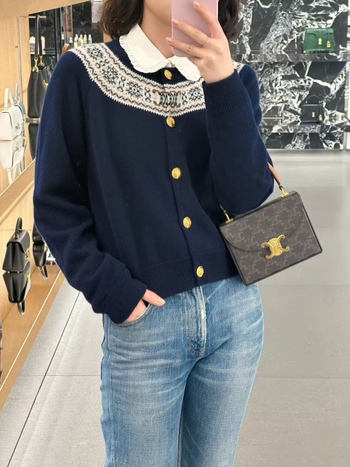 Dámsky vlnený kardigán s okrúhlym výstrihom a kapucňou, Mercerizovaná 95% vlna, dlhé rukávy