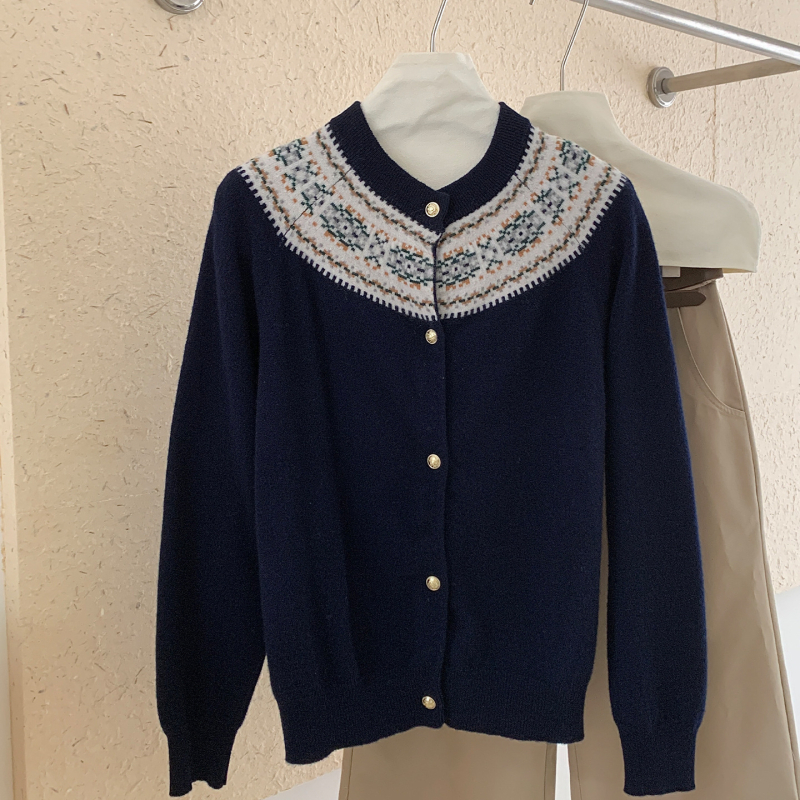 Dámsky vlnený kardigán s okrúhlym výstrihom a kapucňou, Mercerizovaná 95% vlna, dlhé rukávy