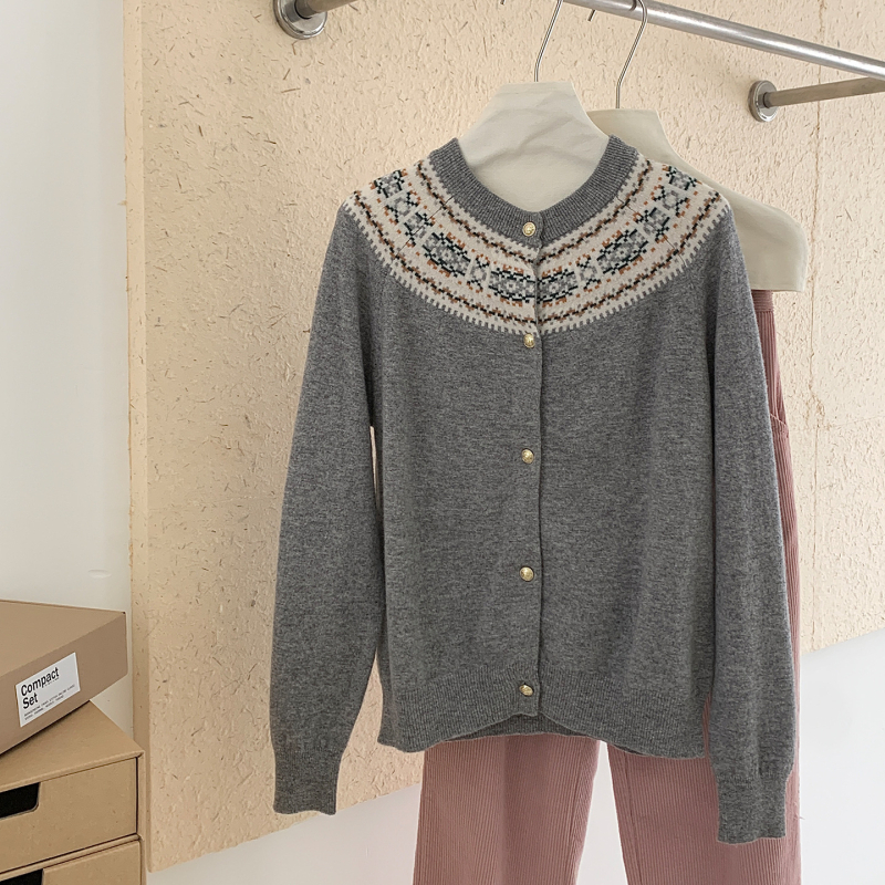 Dámsky vlnený kardigán s okrúhlym výstrihom a kapucňou, Mercerizovaná 95% vlna, dlhé rukávy