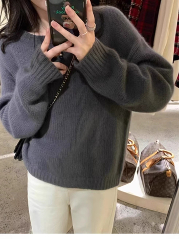 Ženski pulover od vune i kašmira, okrugli ovratnik, jednobojna boja, dugi rukavi, regularna dužina, mercerizirani završetak, vuna 50–70% / kašmir 30–50%