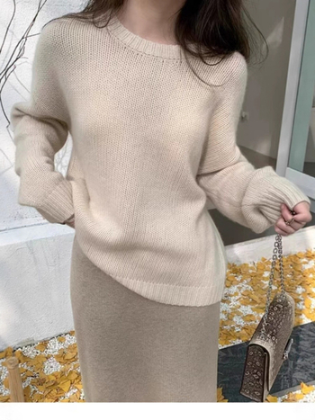 Ženski pulover od vune i kašmira, okrugli ovratnik, jednobojna boja, dugi rukavi, regularna dužina, mercerizirani završetak, vuna 50–70% / kašmir 30–50%