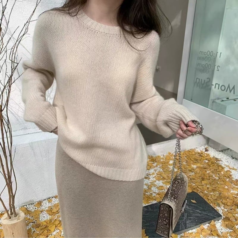 Ženski pulover od vune i kašmira, okrugli ovratnik, jednobojna boja, dugi rukavi, regularna dužina, mercerizirani završetak, vuna 50–70% / kašmir 30–50%