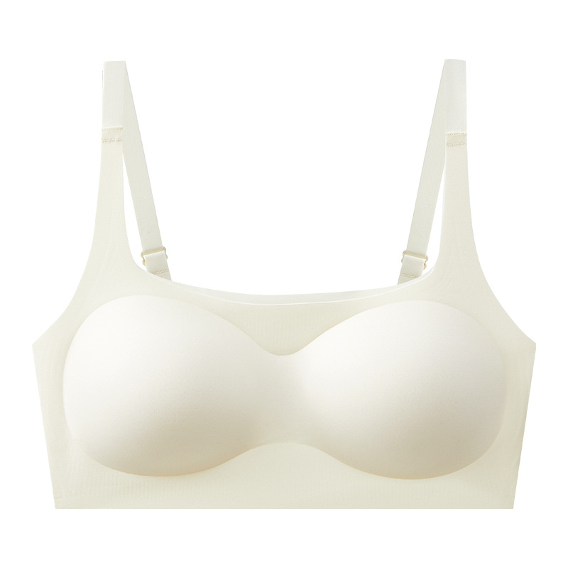 Sutien bandeau nevidljiv s košem 3/4, tanki jastučići od spužve, najlon/lycra tkanina, fiksni dvostruki naramenici, stražnji tri reda kukica, nevidljiva podrška za mlade žene