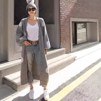 Ženski pleteni kardigan s točkicama, slobodan kroj, srednja duljina, nagnuti ovratnik, puff rukavi (teški pleteni; vunena smjesa; kašmir <30%; poliester 30–50%)