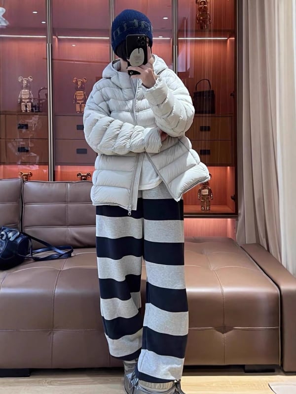 Ženska jakna s kapuljom od perja, vanjska najlon tkanina, punjenje od kačjeg perja 201–300 g, debela izolacija