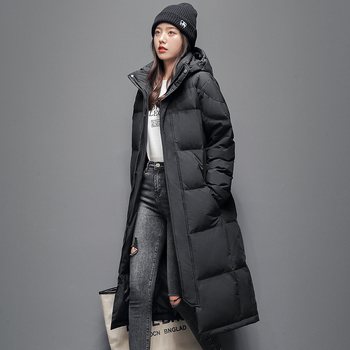 Muška zimska jakna s kapuljom, punjena patkinim perjem, sadržaj perja 50%, zapremina punjenja 300, odvojivi ovratnik