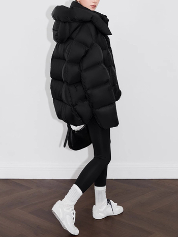 Ženska kapuljačasta jakna od perja, širokog kroja, srednje dužine, punjenje 301–350 g bijelog patkinega perja