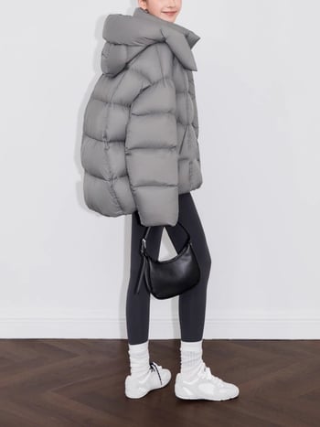 Ženska kapuljačasta jakna od perja, širokog kroja, srednje dužine, punjenje 301–350 g bijelog patkinega perja