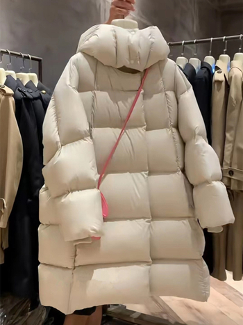 Ženska jakna s perjem srednje duljine, bijeli patka down punjenje, 56–60% sadržaja perja, poliester tkanina, kapuljača