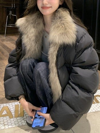 Ženska kratka jakna od perja s ovratnikom od lisice, Slim Fit, punjenje od bijelog patosovog perja 51–55%, Zima 2025, japansko-korejski ležerni stil