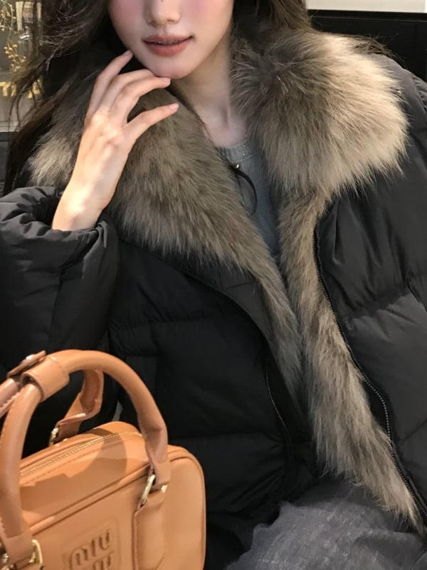 Ženska kratka jakna od perja s ovratnikom od lisice, Slim Fit, punjenje od bijelog patosovog perja 51–55%, Zima 2025, japansko-korejski ležerni stil