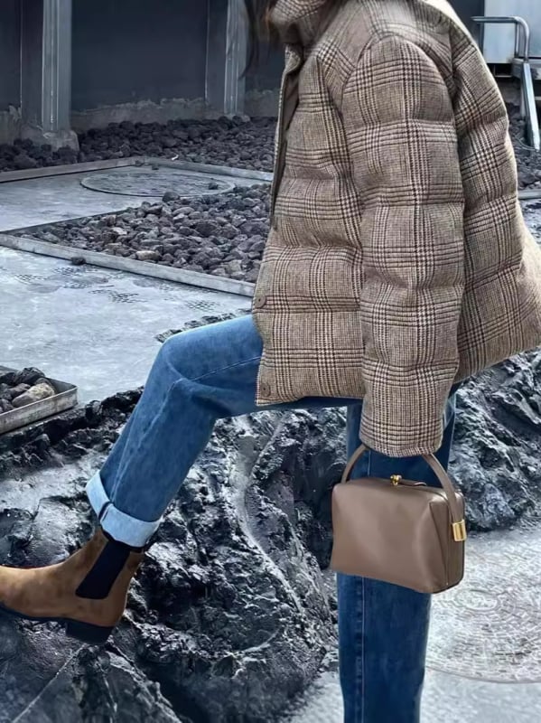 Jakna s guščjim perjem, sadržaj perja preko 91%, tkanina od vunene smjese, oversize kroj, stojeći ovratnik