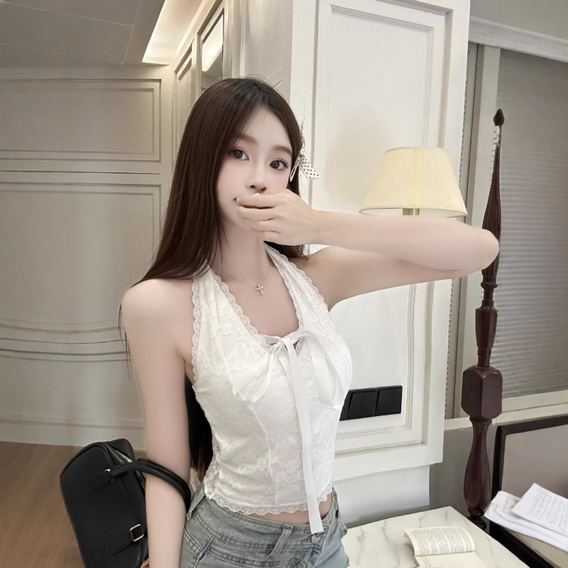 Čipkový cami top s halterneck výstrihom, bez ramien, s výstelkou na prsiach, nylon-elastán materiál, štíhly strih, krátka dĺžka