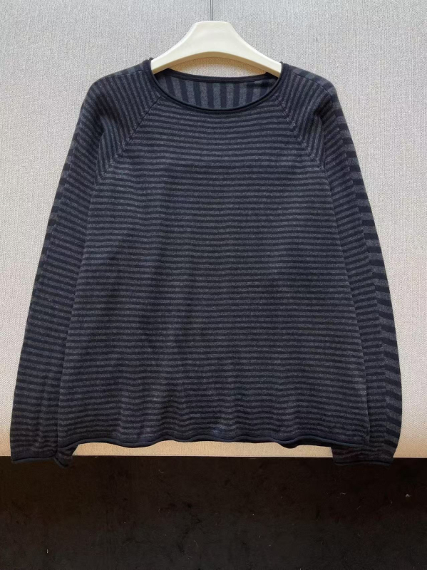 Pleteni džemper s kapuljačom od kašmira i vune, prugasti uzorak, opušten kroj, dugi rukav, okrugli izrez