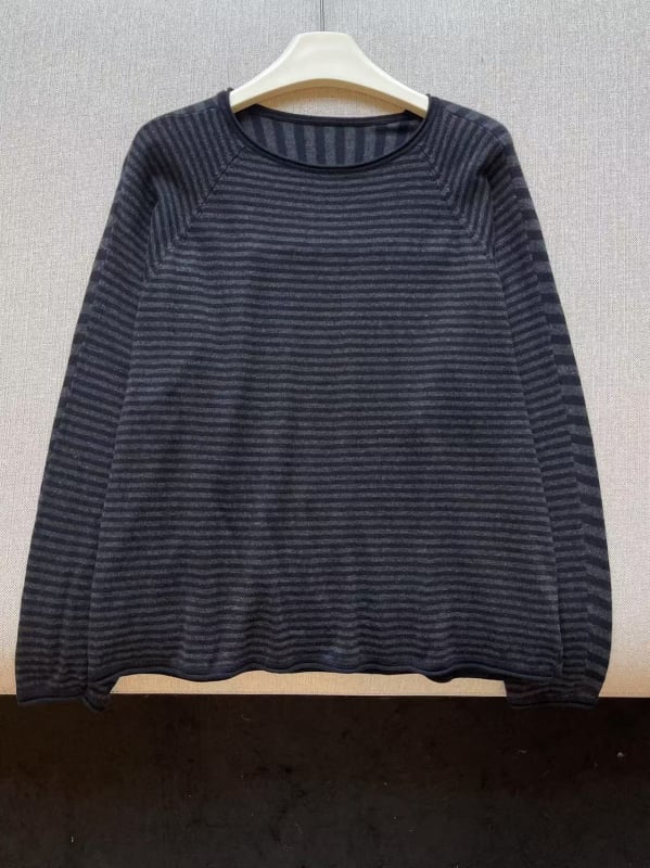 Pleteni džemper s kapuljačom od kašmira i vune, prugasti uzorak, opušten kroj, dugi rukav, okrugli izrez