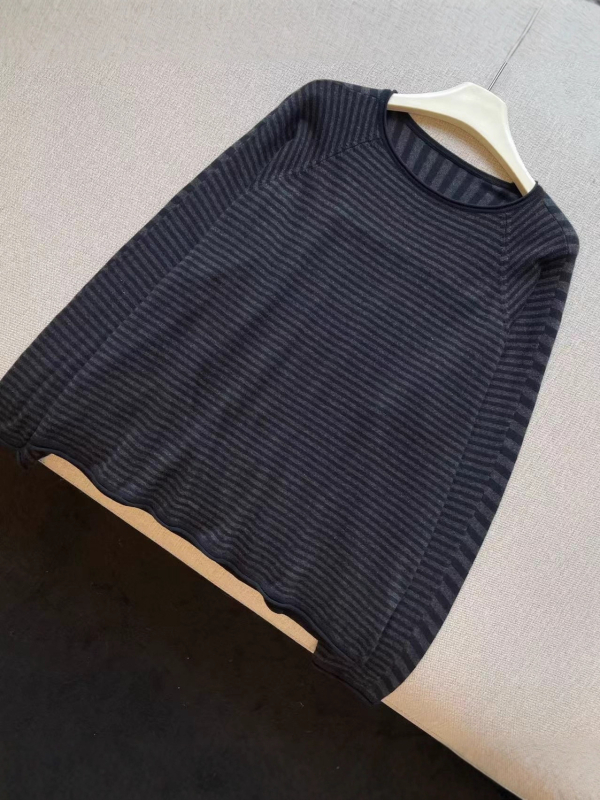 Pleteni džemper s kapuljačom od kašmira i vune, prugasti uzorak, opušten kroj, dugi rukav, okrugli izrez