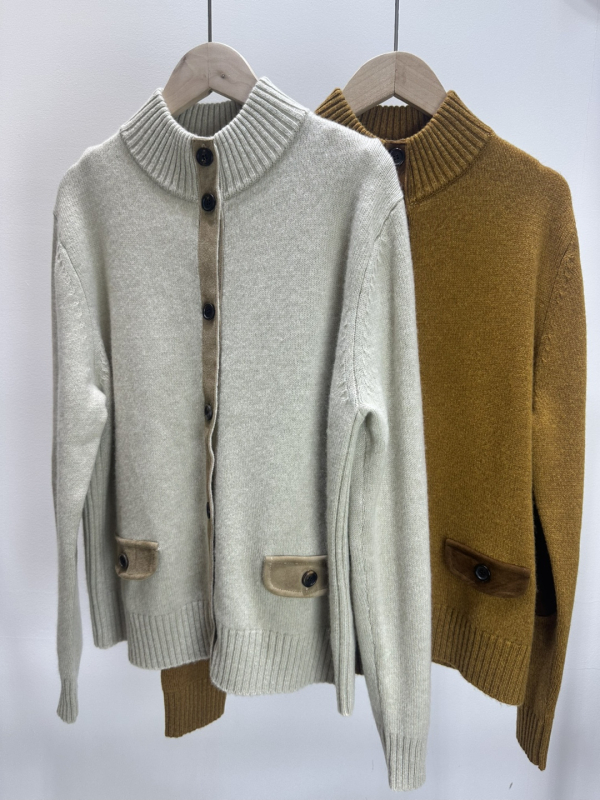 Kasmirový pletený cardigan s vysokým golierom, voľný strih, dlhé rukávy, normálna dĺžka