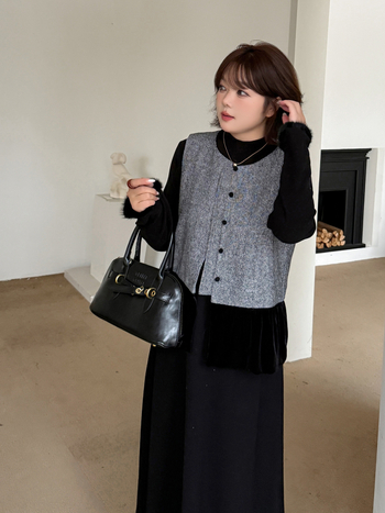 Be rankovių liemenė su aksomo patchworku ir apvaliu kaklu, žiema 2025, 95% poliesteris