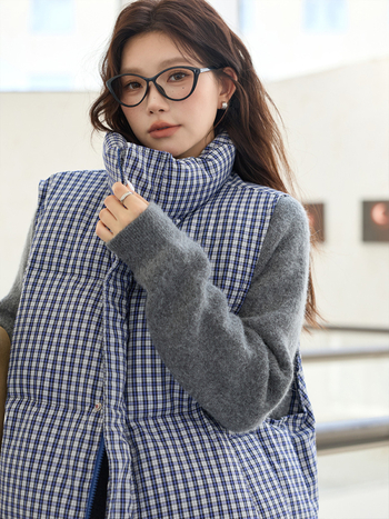 Vesta bez rukava u korejskom stilu s kariranim tkivom, stojeći ovratnik, zatvarač, poliester punjenje