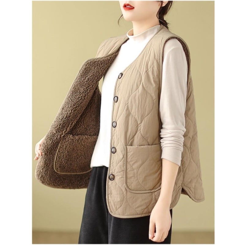 Cardigan vest od ovčje vune, opuštenog kroja, okrugli ovratnik, srednja duljina, jednostruko zatvaranje na gumbe