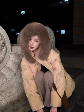 Dámska bunda s kapucňou z kačacieho pádu, obsah pádu 91–95%, polyesterová tkanina