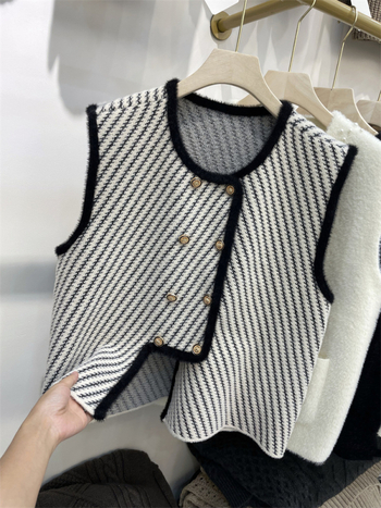 Ženski pleteni vest-kardigan s houndstooth uzorkom, viskozno vlakno, slobodan kroj, okrugli izrez, jednodjelno kopčanje, dužina 50–65 cm