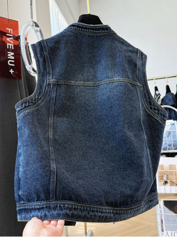 Ženski poliester bez rukava, okrugli ovratnik, duljina 50–65 cm, zatvaranje kopčama, vintage stil