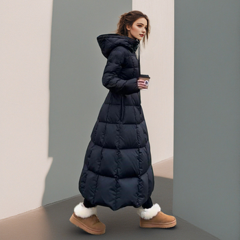 Női kapucnis pehelydzseki, hosszú fazon, kacsa tolltöltés 86-90%, karcsú szabás, cipzár