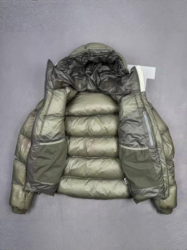 Jakna s perjem - 1000 punjenja goose down; lagana, prozračna, vodootporna, s kapuljom