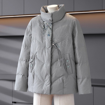 Ženska zimska jakna sa stojećim ovratnikom, udoban slobodan kroj, izvezenim detaljem, punjenje od puh-pamučnog vlakna, poliester 95%+