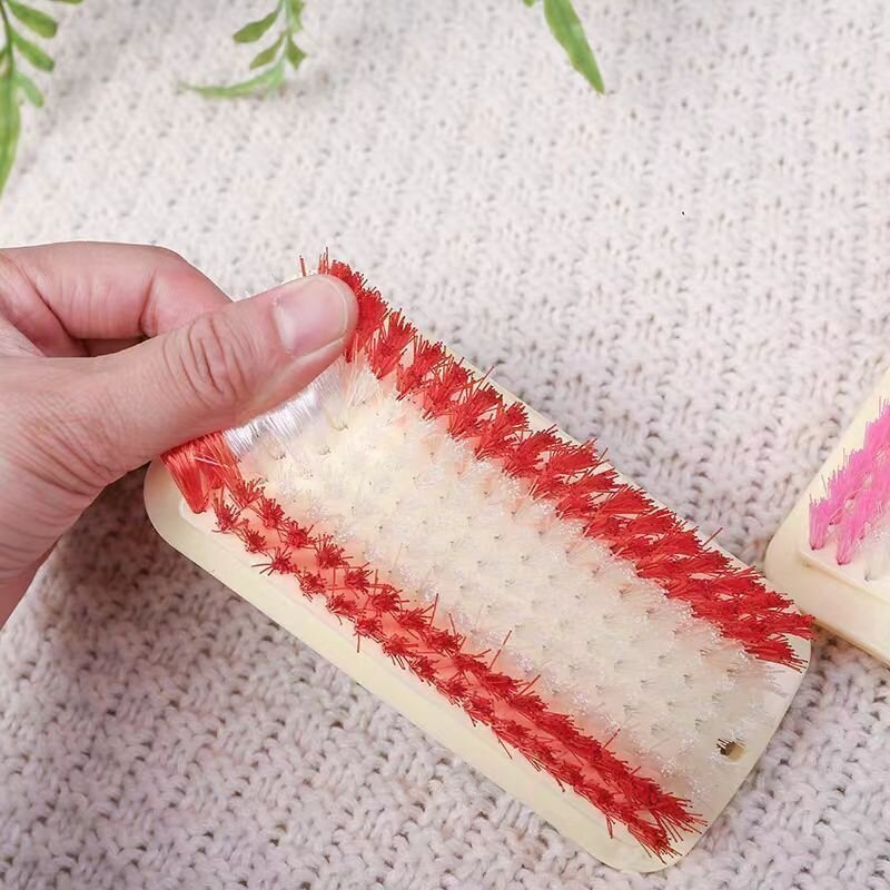 Brush Beauty Kvadratinė PP valymo šepetėlis skalbiniams — švelnus audiniams, kvadratinis dizainas; universalus skalbti drabužius, batus, pūkuotas striukes ir kelnes