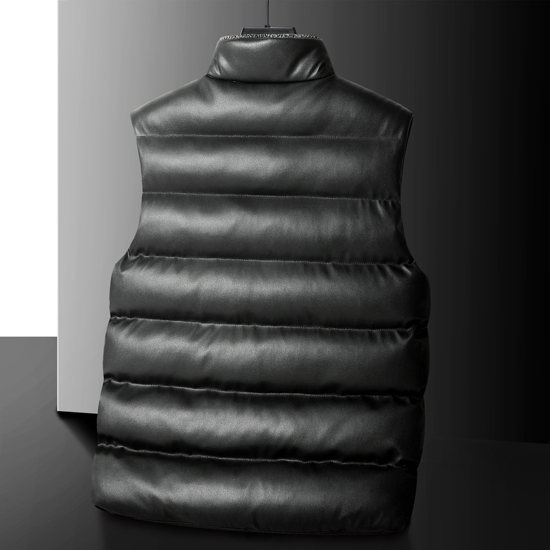 Meeste paks vest polüestri täidisega, vaba lõige, kapuutsita, mitmes taskus, sirge lõige