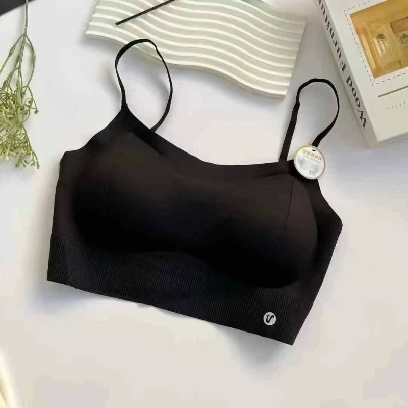 Bandeau grudnjak s oblikovanim košaricama, prekrižene naramenice, lijep leđa, koži prijazan i prozračan materijal