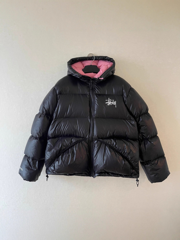 Unisex jakna s kapuljačom i zatvaračem, šivana, bijelo guščje perje 76–80% punila, debela, vanjski najlon, podstava najlon