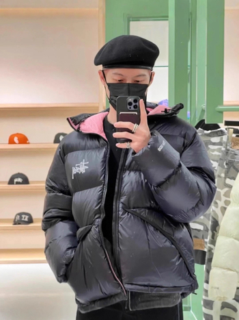 Unisex jakna s kapuljačom i zatvaračem, šivana, bijelo guščje perje 76–80% punila, debela, vanjski najlon, podstava najlon