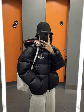 Unisex jakna s kapuljačom i zatvaračem, šivana, bijelo guščje perje 76–80% punila, debela, vanjski najlon, podstava najlon