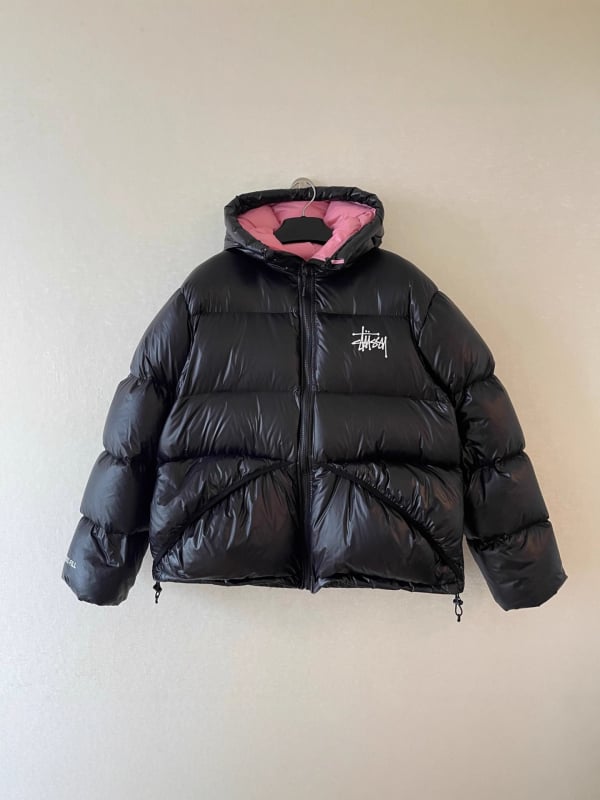 Unisex jakna s kapuljačom i zatvaračem, šivana, bijelo guščje perje 76–80% punila, debela, vanjski najlon, podstava najlon