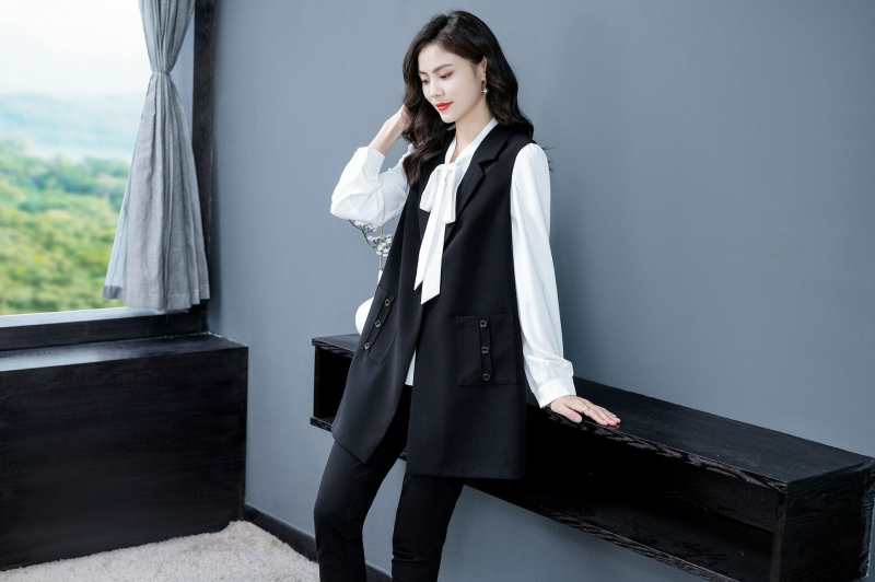 Ženski sako-žeton od pamuk-poliestrske smjese, srednja duljina, V-izrez, ležernog kroja, prednje kopčanje s kopčama