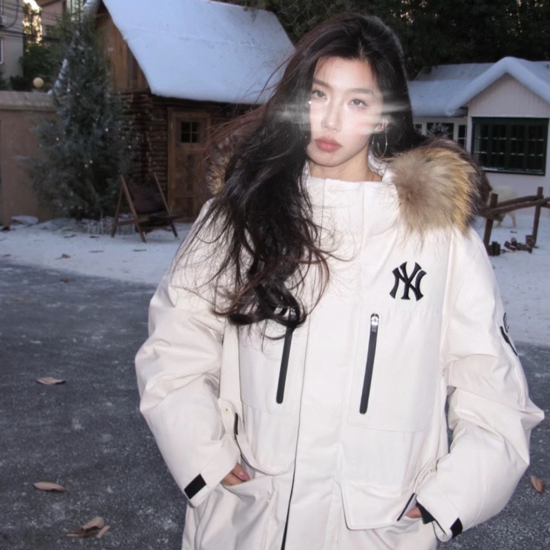 Ženska jakna srednje dužine s perjem, sadržaj perja 96% i više, punjenje >450 g, Chenille tkanina sa Spandexom