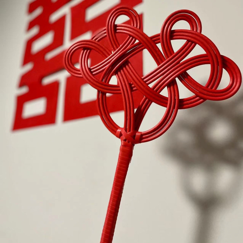 Pulmapuhastuspintsel tekkidele ja sulejakatele, rotangist kudumine ja rotangist südamik