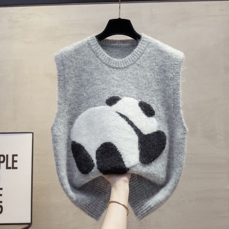 Prošireni pulover s Panda jacquardom i pliš teksturom, slobodan kroj, duljina 50–65 cm, materijal poliester i elastan, punjenje poliester-pamuk