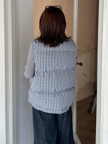 Be varrukateta vest ruudulise mustriga, stand-up krae, keskne pikkus, 95% polüester