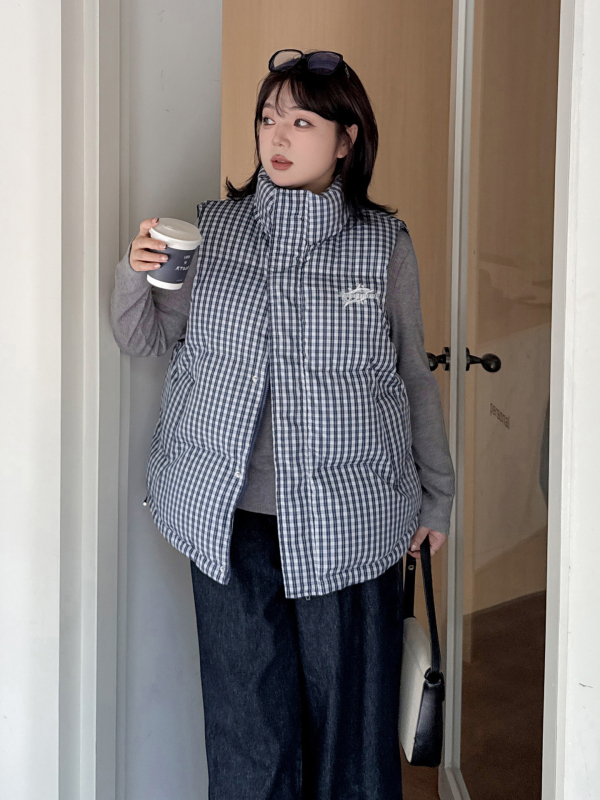 Be varrukateta vest ruudulise mustriga, stand-up krae, keskne pikkus, 95% polüester